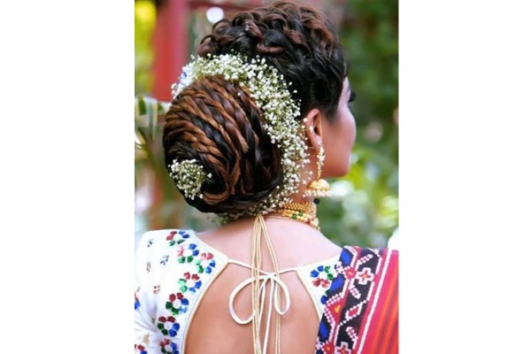 Nisha Uttwani - Trending Juda hairstyle | wedding hairstyles | easy  hairstyles | new bun hairstyle for party...........!!!!!!  https://youtu.be/Q9nYlfQpyX8 | Facebook